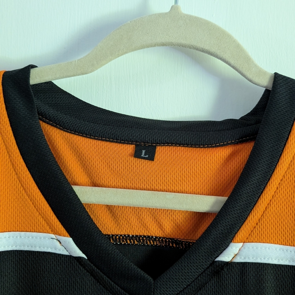 ๐ฌ Tapes From The Crypt Halloween III Silver Shamrock Hockey Jersey - Rare L - Picture 5 of 8